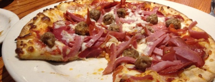 California Pizza Kitchen is one of Posti che sono piaciuti a Gabriela.