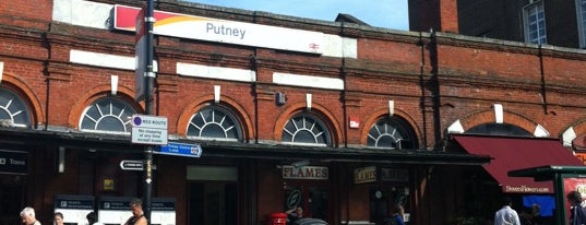 Gare de Putney is one of UK Train Stations.