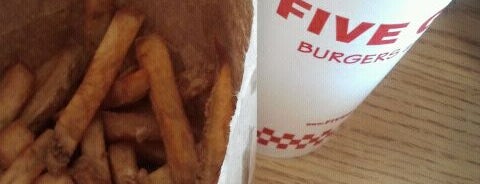 Five Guys is one of Lieux qui ont plu à Rob.