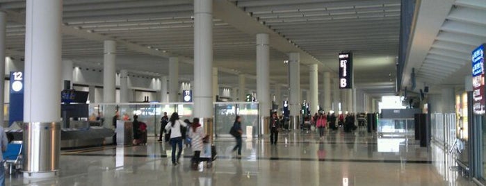 Hong Kong International Airport (HKG) is one of GoDPoweR.