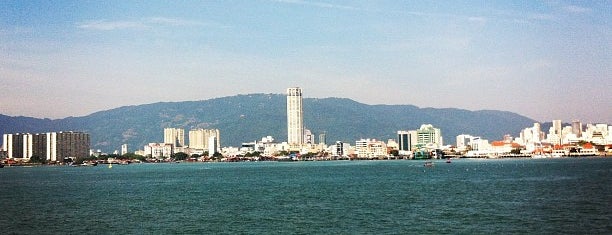 Penang Strait is one of Lugares favoritos de Teresa.