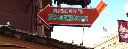 Riscky's Steakhouse is one of Tempat yang Disukai Mark.