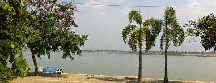 Bueng Boraphet is one of Lugares favoritos de Rei Alexandra.