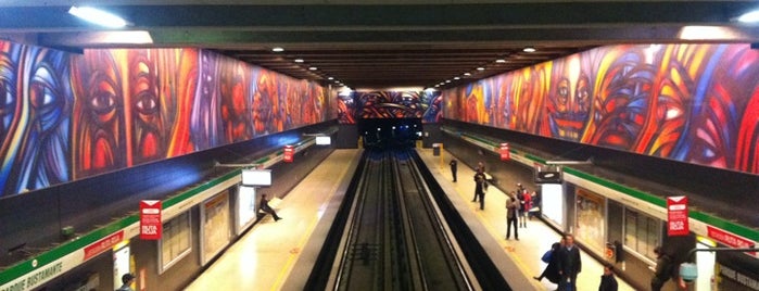 Metro Parque Bustamante is one of María Loreto'nun Beğendiği Mekanlar.