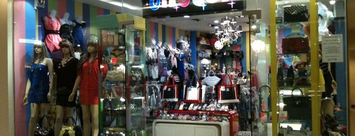 Glitter Boutique is one of Manado Town Square.