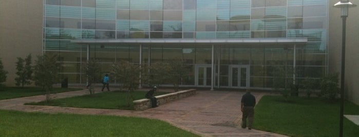 Morgan State University Student Center is one of Tempat yang Disukai Paulette.