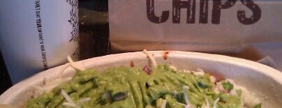Chipotle Mexican Grill is one of สถานที่ที่ Brady ถูกใจ.