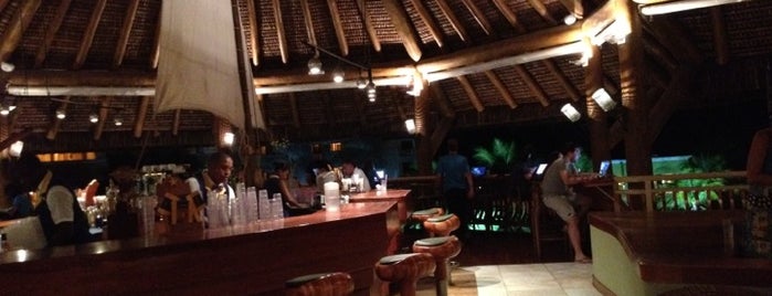 Lobby Bar is one of Lugares favoritos de Ana.