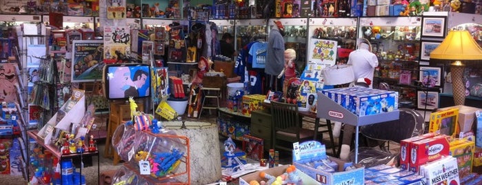 Big Kid Collectable Toy Mall & Retro Store is one of Los angeles shops.