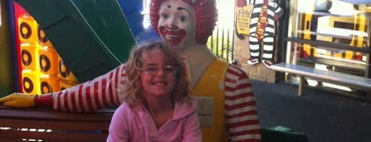 McDonald's is one of Orte, die Priscilla gefallen.