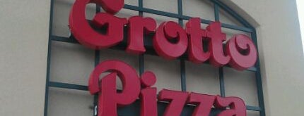 Grotto Pizza is one of Tempat yang Disukai Matthew.