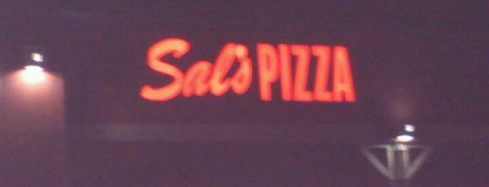 Sal's Pizza is one of Tempat yang Disukai Steph.