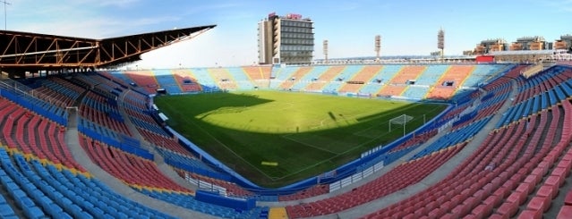 เอสตาดี ซิวตัต เด บาเลนเซีย is one of Estadios de fútbol.