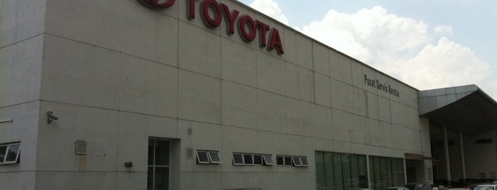 Toyota Service Center is one of Tempat yang Disukai Teresa.