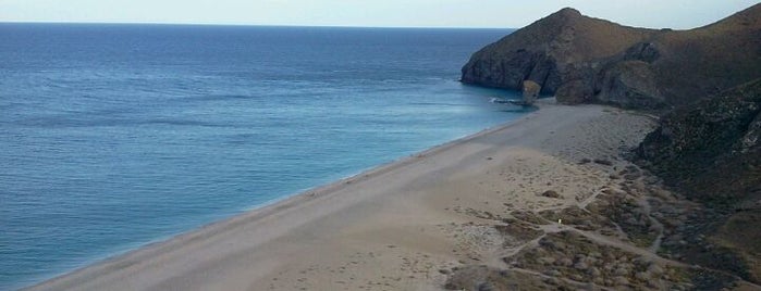 Playa de los Muertos is one of 101 cosas que ver en Andalucía antes de morir.