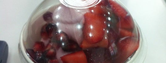 Fresh Berry is one of Lieux qui ont plu à haton.