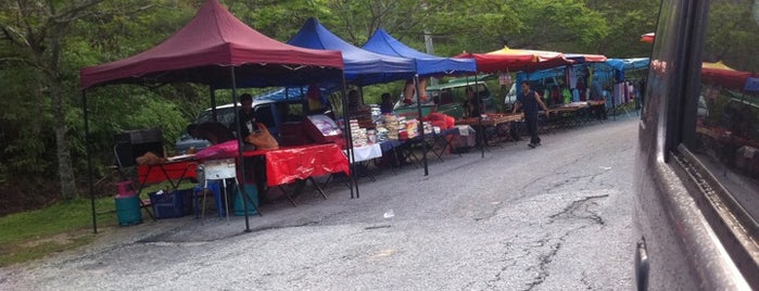 Pasar Malam Tmn Kundang Jaya is one of 'theFLAME@Kundang's 'Halal Food' Spot.