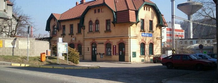 Železniční stanice Roztoky u Prahy is one of Posti che sono piaciuti a Nikos.