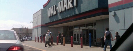 Walmart Supercentre is one of Tempat yang Disukai Stéphan.