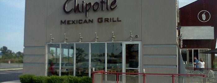 Chipotle Mexican Grill is one of Posti che sono piaciuti a J.