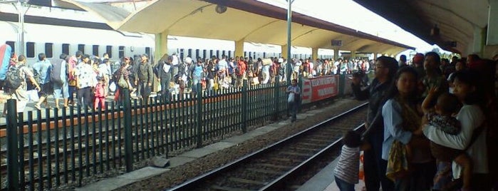 Stasiun Malang is one of Get Around of Malang (travelbuck.net).