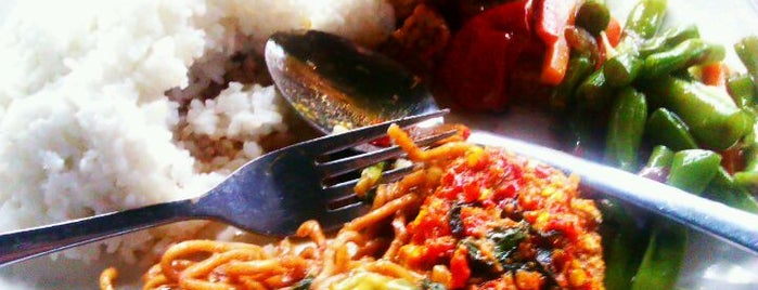 Waroeng Sulawesi is one of Bali Authentic Culinary.