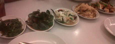 D'Cost Seafood is one of Jalaan-jalan cari makan di bandung.