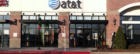 AT&T is one of สถานที่ที่ Chester ถูกใจ.