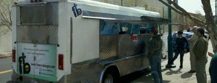 FiveTen Burger is one of Emeryville Food Trucks.