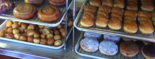 Broadway Donuts is one of Lugares guardados de Clare.