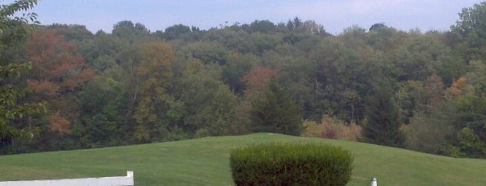 Sunset Hill Golf Course is one of Tempat yang Disukai Tamara.