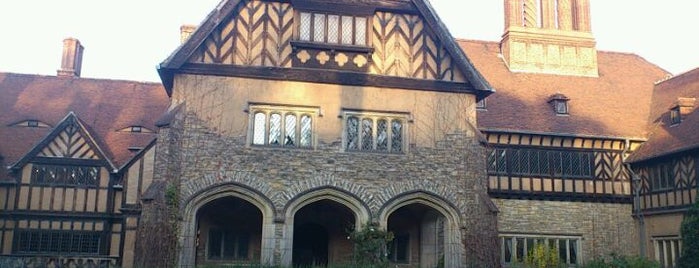 Schlosshotel  Cecilienhof is one of Berlin And More.