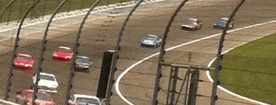 Kansas Speedway is one of Best Nascar Race Car Tracks.