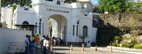 Fuerte de Copacabana is one of Destaques do percurso da Maratona e Meia do Rio.
