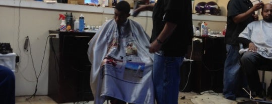 Cuttin-Up Barbershop is one of Locais curtidos por Steve.