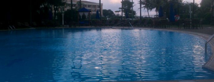 Hilton Colombo Pool is one of Top 10 restaurants when money is no object.