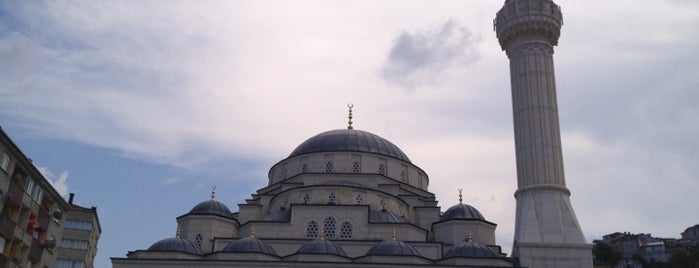 Yıldırım Beyazıd Camii is one of Neslihan'ın Beğendiği Mekanlar.