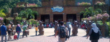 Lost World of Tambun is one of 霹靂 Perak.