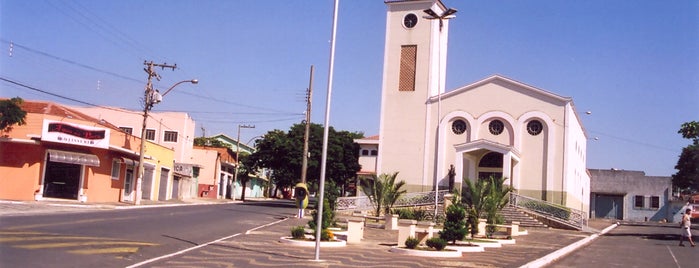 Paróquia São Francisco de Assis is one of Tempat yang Disukai Daniel.