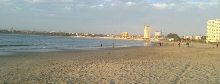 Playa La Herradura is one of Locais curtidos por Hernan.