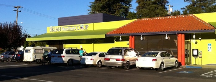 Ukiah Natural Foods (Co-Op) is one of Debraさんのお気に入りスポット.