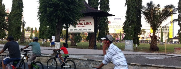 Simpang Lima is one of holiday to JAva.