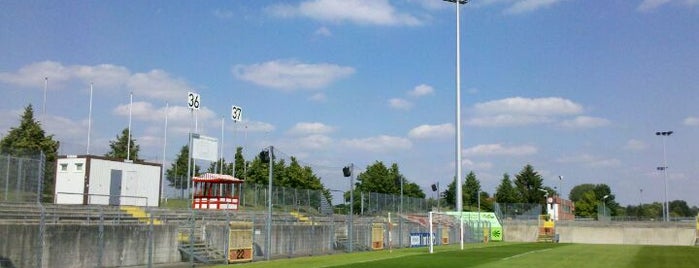 Paul-Janes-Stadion is one of สถานที่ที่ Oliver ถูกใจ.