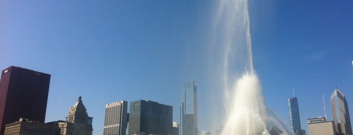 Clarence Buckingham Memorial Fountain is one of The Chicago Experience.