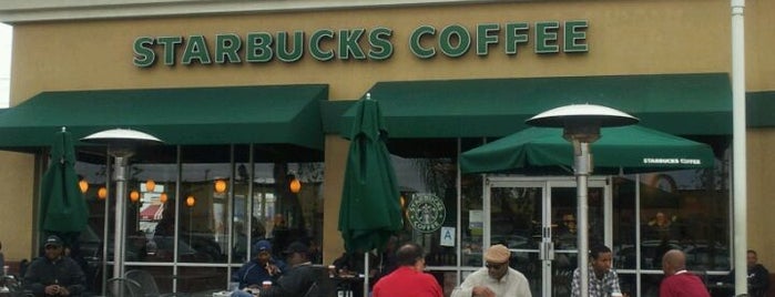 Starbucks is one of Orte, die Adam gefallen.