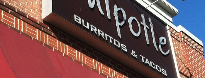 Chipotle Mexican Grill is one of Locais curtidos por Josh.