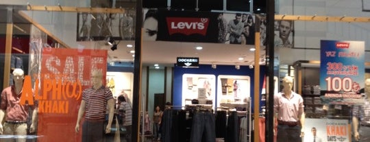 Levi's & Dockers is one of Locais curtidos por Görkem.