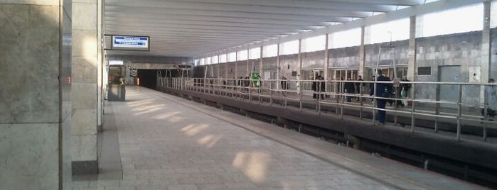 metro Rybatskoye is one of Метро Санкт-Петербурга.