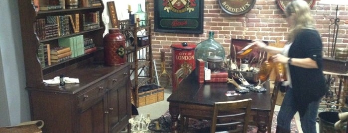 Rialto Antique Market is one of Stores I've Shopped At.