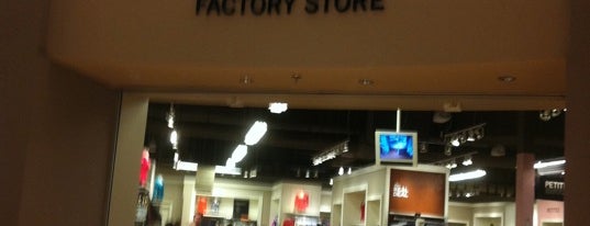 Banana Republic Factory Store is one of Sergio’s Liked Places.